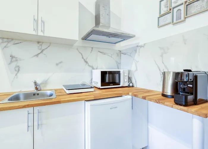 Travel And Live Faria Guimaraes